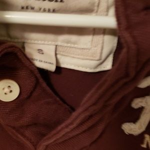 Abercrombie & Fitch Shirts - Abercrombie and Fitch tee Abercrombie & Fitch Shirts - Abercrombie and Fitch tee
